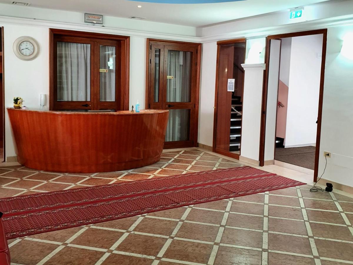 Massa Lombarda Hotel Perla מראה חיצוני תמונה