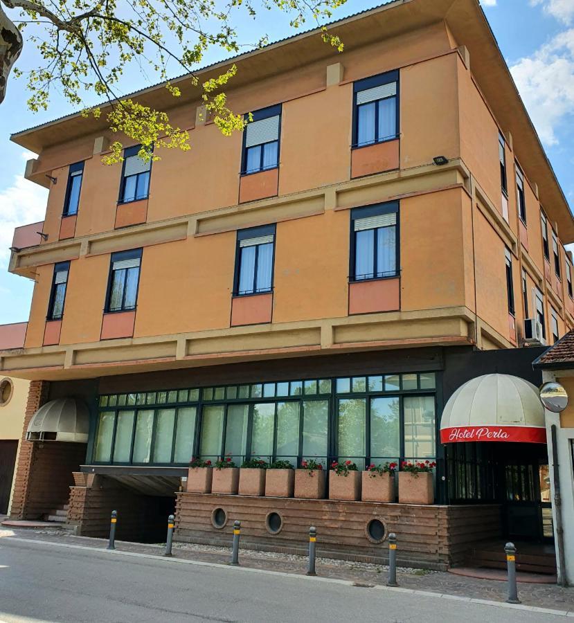 Massa Lombarda Hotel Perla מראה חיצוני תמונה