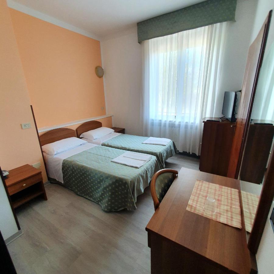 Massa Lombarda Hotel Perla מראה חיצוני תמונה