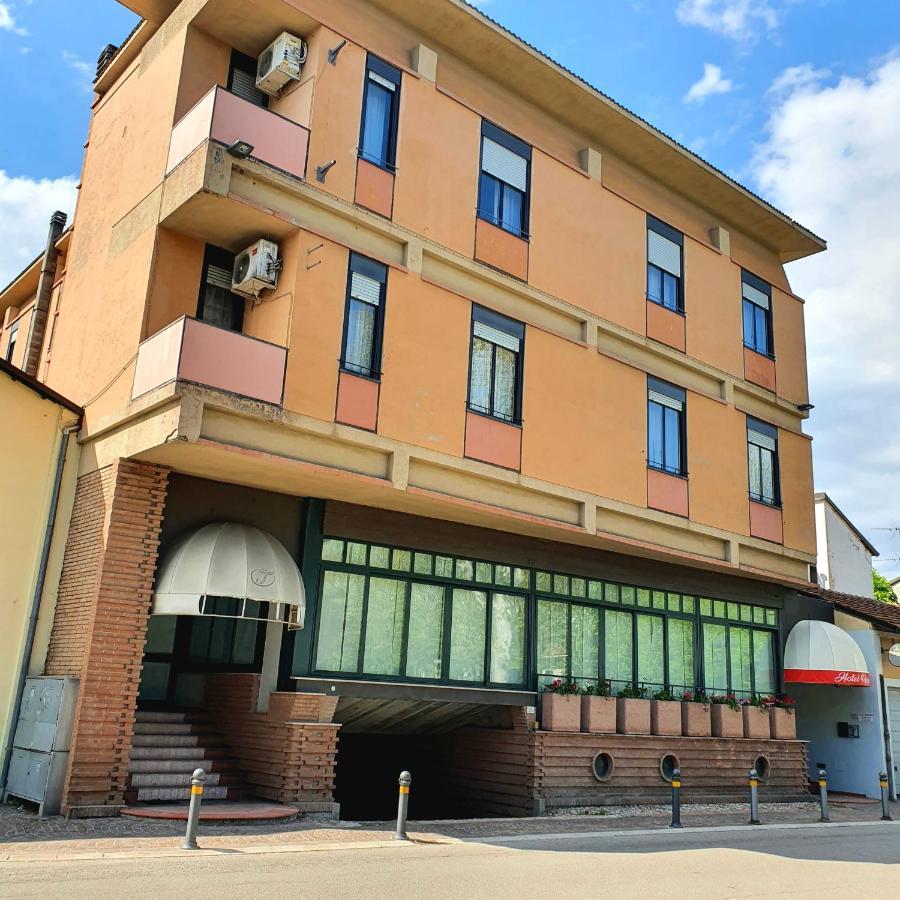 Massa Lombarda Hotel Perla מראה חיצוני תמונה