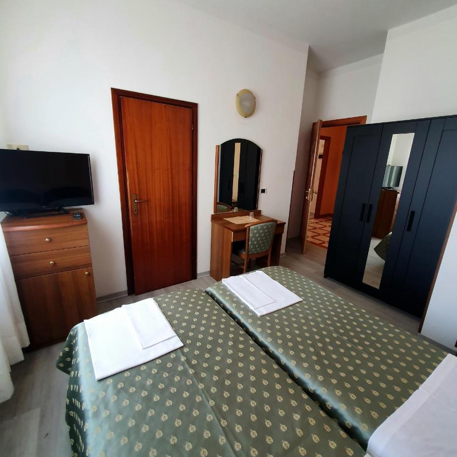 Massa Lombarda Hotel Perla מראה חיצוני תמונה