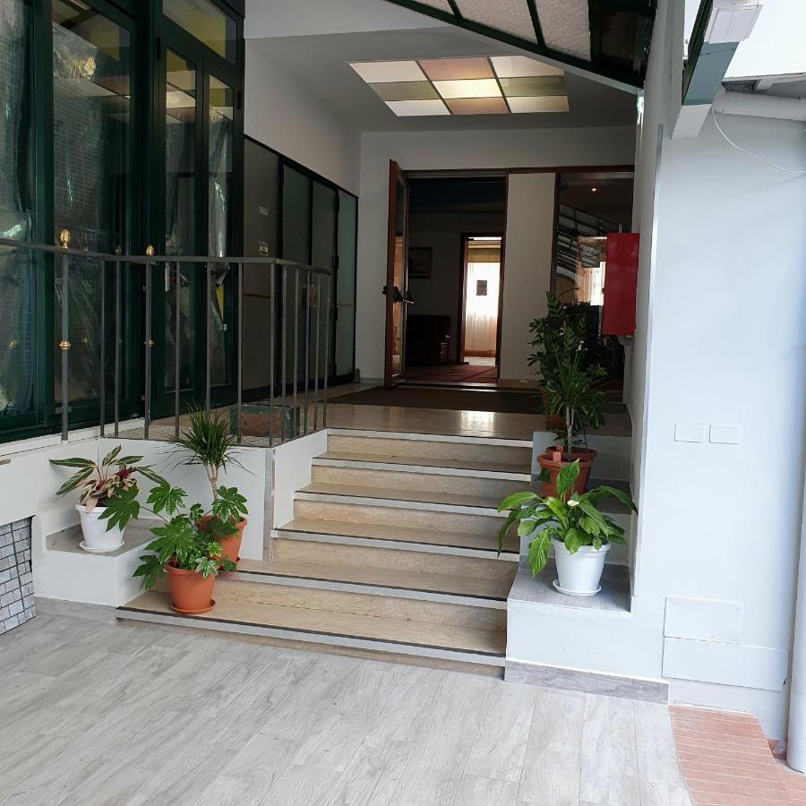 Massa Lombarda Hotel Perla מראה חיצוני תמונה