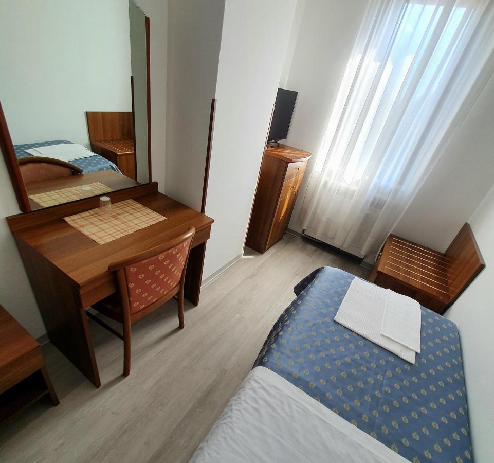 Massa Lombarda Hotel Perla מראה חיצוני תמונה