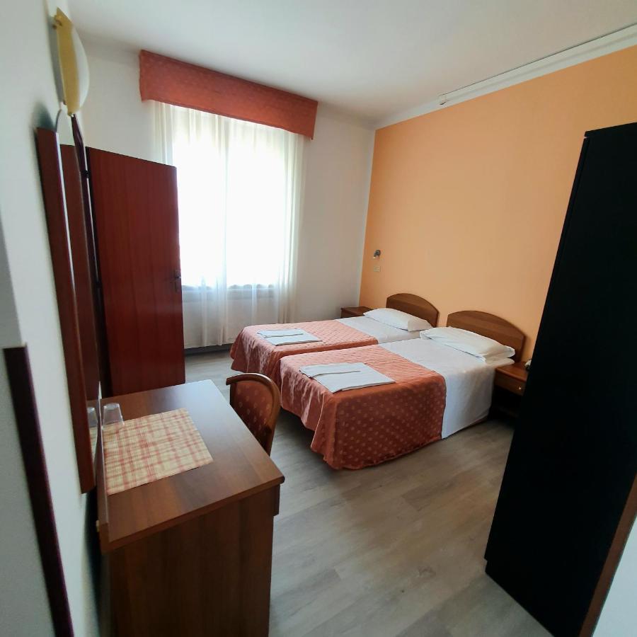Massa Lombarda Hotel Perla מראה חיצוני תמונה