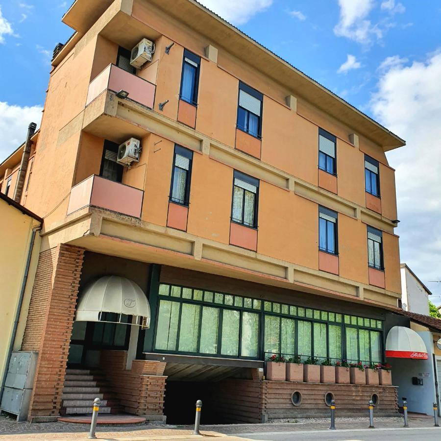 Massa Lombarda Hotel Perla מראה חיצוני תמונה