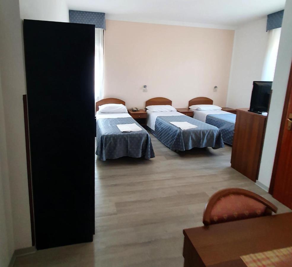 Massa Lombarda Hotel Perla מראה חיצוני תמונה