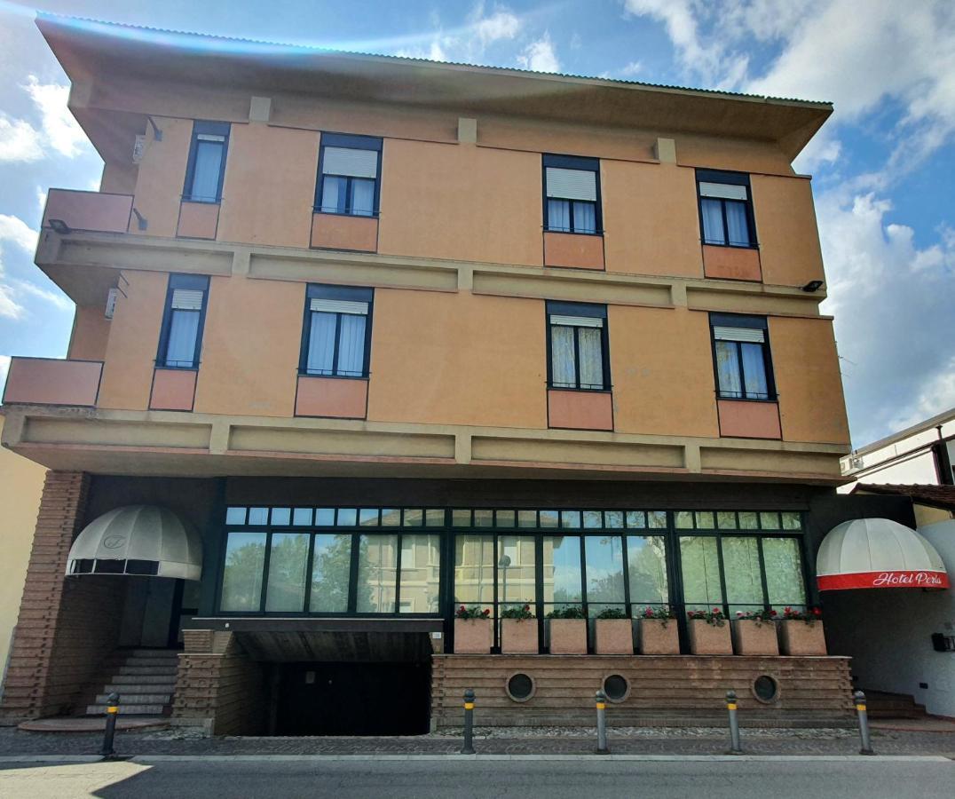 Massa Lombarda Hotel Perla מראה חיצוני תמונה