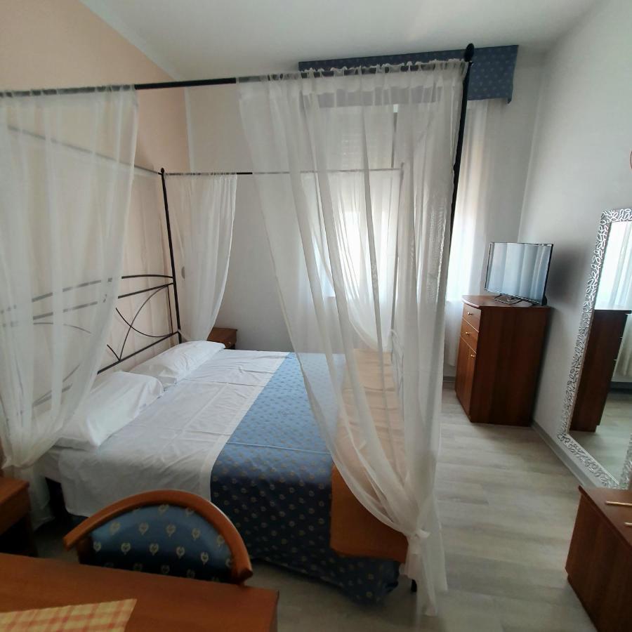 Massa Lombarda Hotel Perla מראה חיצוני תמונה