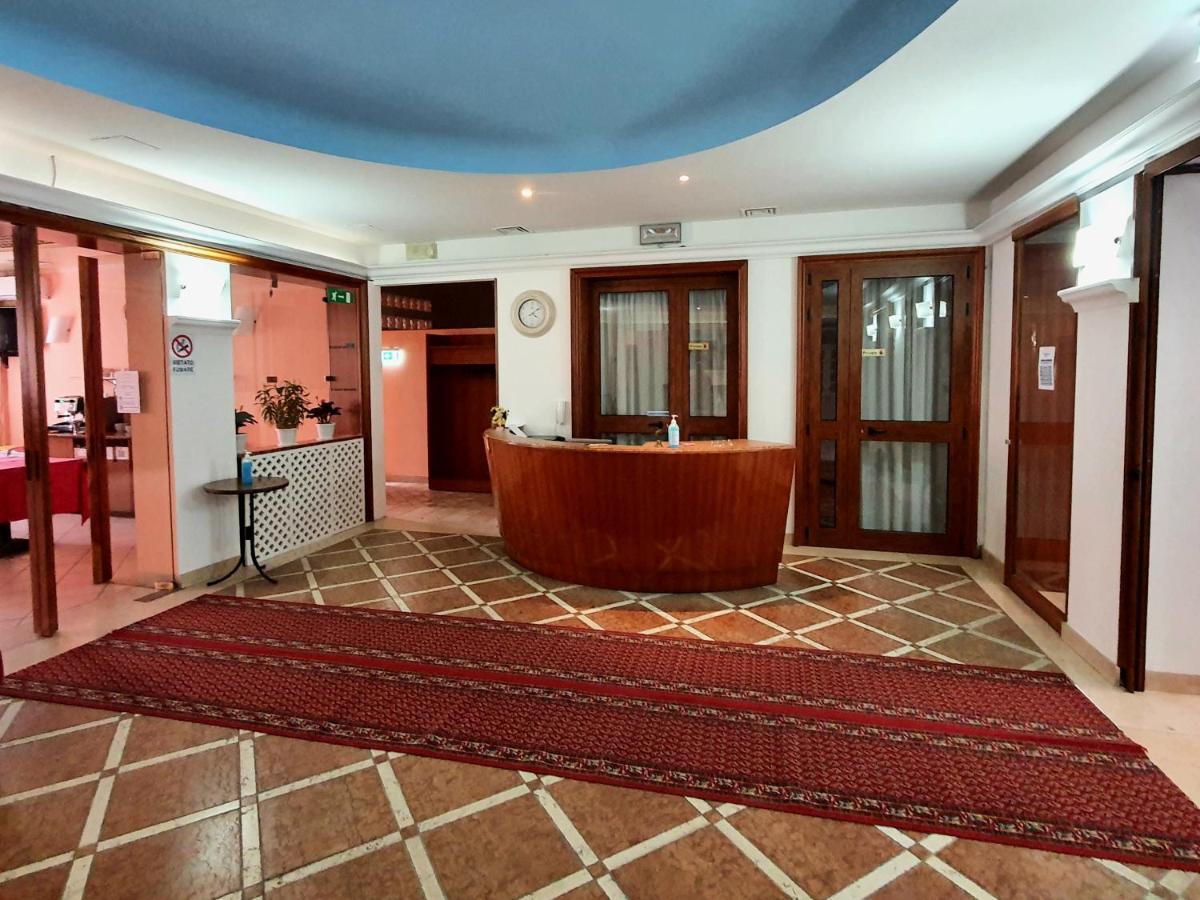 Massa Lombarda Hotel Perla מראה חיצוני תמונה