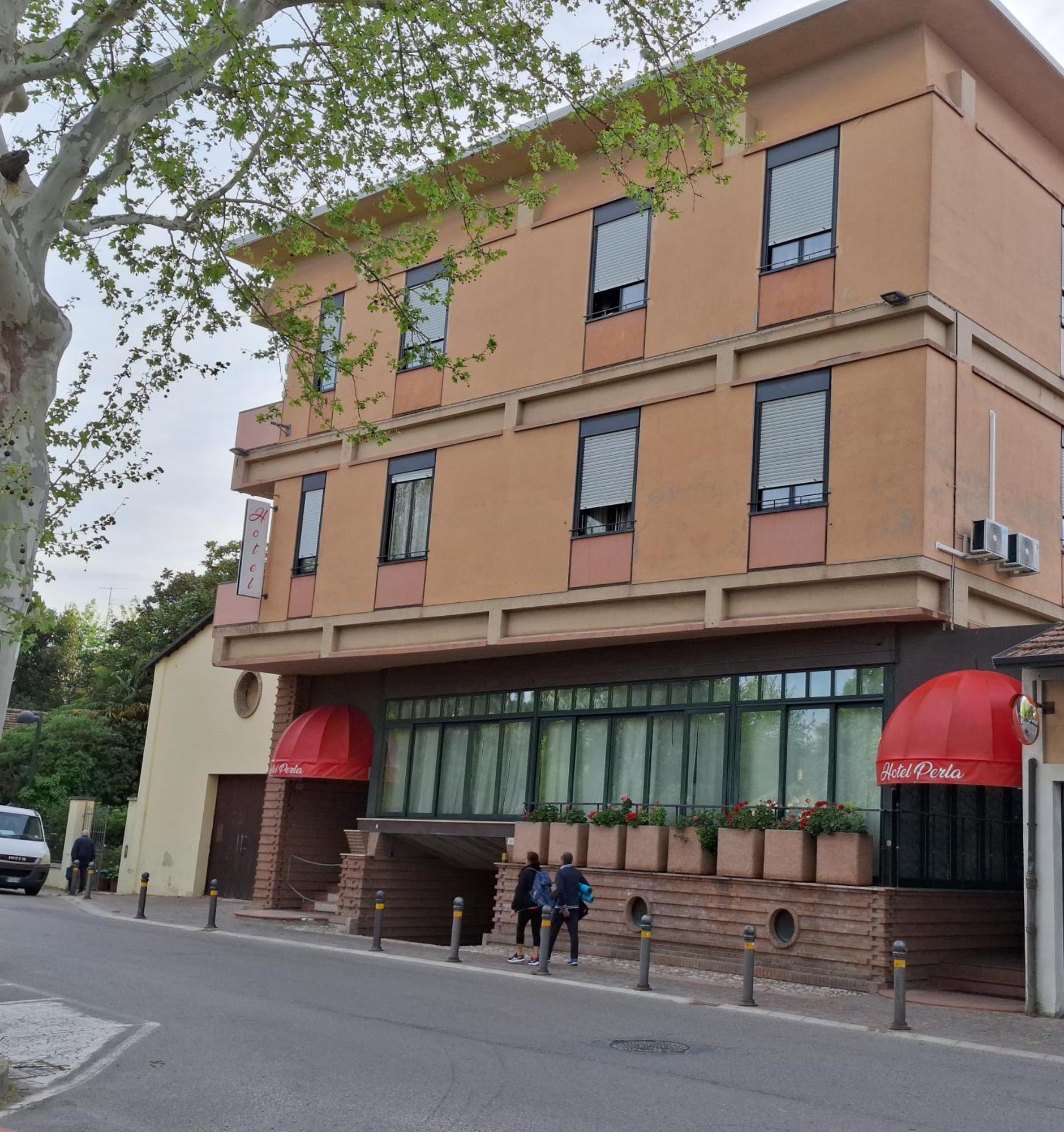Massa Lombarda Hotel Perla מראה חיצוני תמונה
